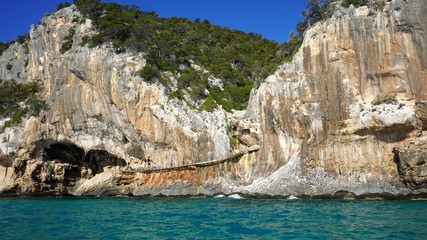 Falaise du golfe d'Orosei, Esclier vers la grotte de Neptune, Sardaigne, Italie