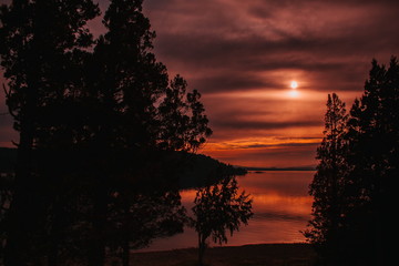 Atardecer en el lago