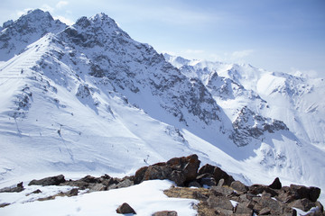 Fototapeta na wymiar sky and mountains in winter