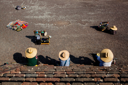 Vendedores en teotihuac&aacute;n