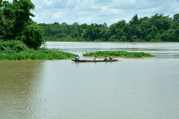 Am Ufer des Mekong in Thailand und Laos