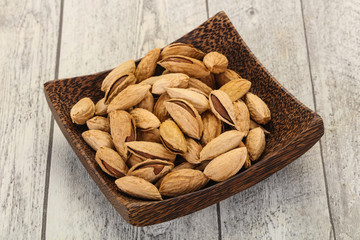 Unpeeled Almonds nuts