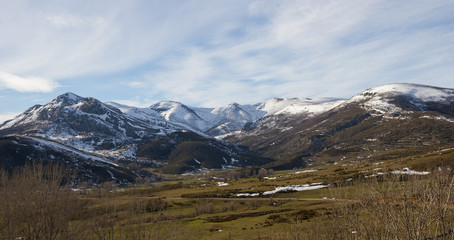 Fototapeta premium Slopes in Mountainous Winter Landscape 
