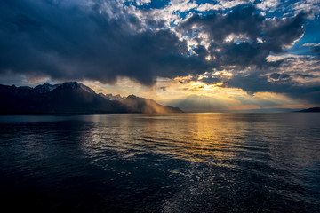 Fototapeta na wymiar Sunset over Geneva lake in Switzerland