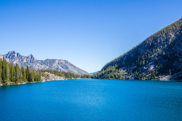 Fototapeta premium Lake in North Cascade Mountains