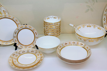Ceramic tableware