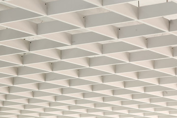 Suspended ceiling structure and installation 