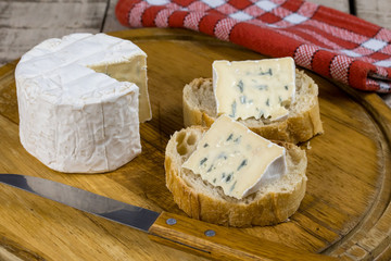 fromage bleu et pain