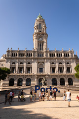 Fototapeta premium Porto City Hall with people