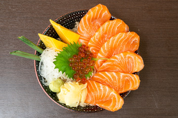 fresh salmon on topped rice bowl (donburi)
