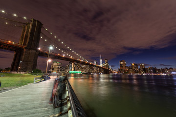 Fototapeta premium Brooklyn Bridge by night