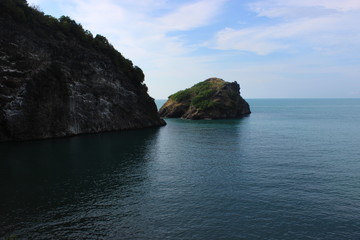 Naklejka premium rock in the sea