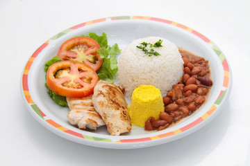 Frango grelhado. Refeição popular