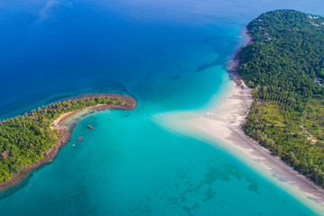 Fototapeta na wymiar Aerial view serenity exotic sea shore white sand beach green palm tree