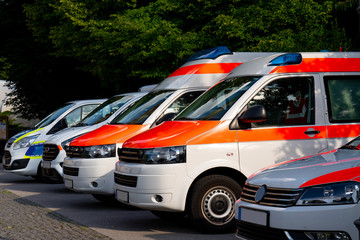 Rettungs- und Einsatzfahrzeuge © Comofoto