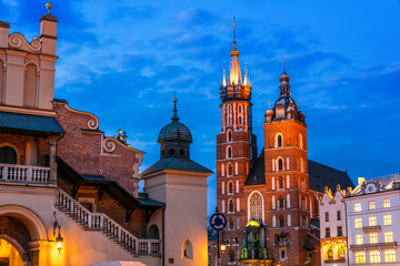 Fototapeta premium Main Market Square with Saint Mary's Basilica in Krakow, Poland