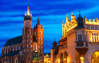 Fototapeta Main Market Square with Saint Mary's Basilica in Krakow, Poland obraz