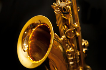 Instrumento musical saxofón