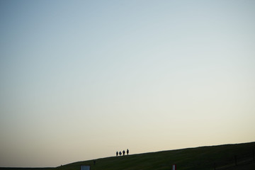 Vier Silhouetten