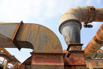 oxidize metal pipe in the factory