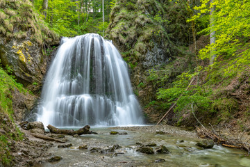Obraz premium Untere Kaskade der Josefsthaler Wasserfälle am Schliersee