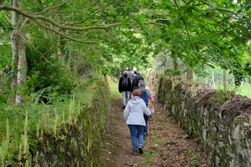 Randonneurs dans le Trégor. Bretagne