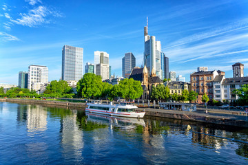 Fototapeta na wymiar Frankfurt skyline at sunny day