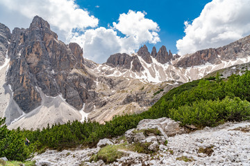 Blick auf die Sextener Dolomiten in Südtirol