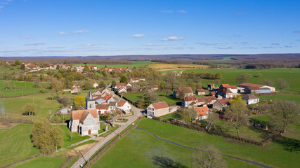 Fototapeta na wymiar Village de Cuncy-les-Varzy