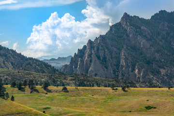 Fototapeta na wymiar Mountain landscape near Denver, Colorado v2