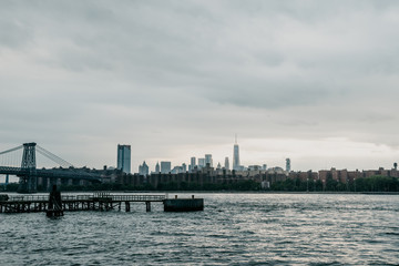 Fototapeta premium iew on Manhattan downtown and Williamsburg bridge from Williamsburg, Brooklyn