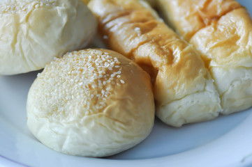 bun, bread or butter bread