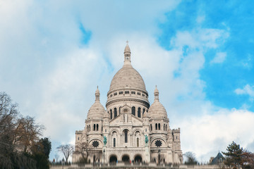 Fototapeta na wymiar Famous church Sacred Heart of Paris