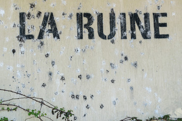 la ruine wand