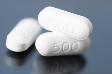 Paracetamol 500 mg tablet size.