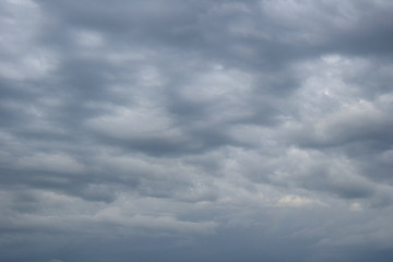 Fototapeta premium Wolkenstimmung am Meer nach einer Gewitternacht