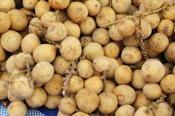 longkong fruit is delicious at street food