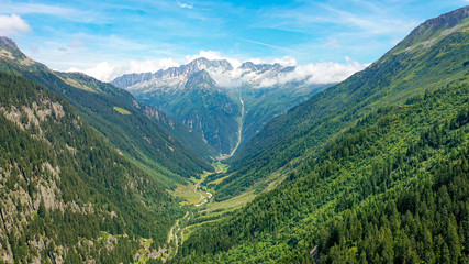 Fototapeta na wymiar The Swiss alps from above - the beautiful nature of Switzerland