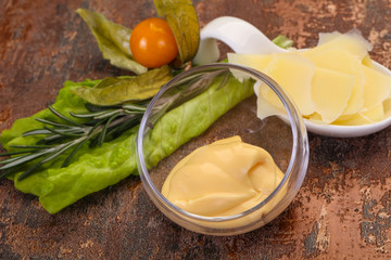 Cheese sauce in the bowl