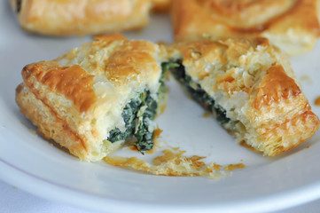 tart or pie with spinash stuffed