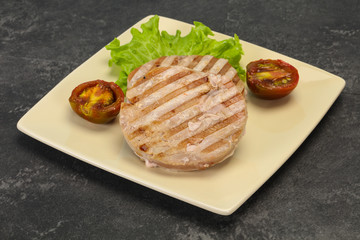 Grilled tuna steak with kumato