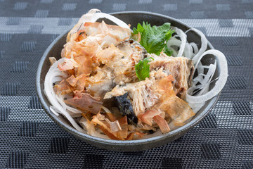 鯖の水煮オニオン