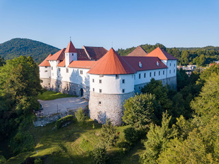 Fototapeta premium Turjak Castle ( grad Turjak or turjaški grad, German Burg Auersperg ) is a 13th-century castle located above the settlement of Turjak, Slovenia