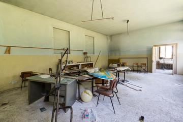 Urban exploration in an abandoned school