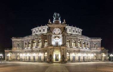 Fototapeta na wymiar Semperoper (Saxon State Opera) Dresden, Germany