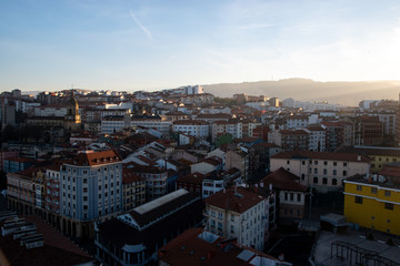 Obraz premium Overlooking the rooftops of Bilbao, Spain
