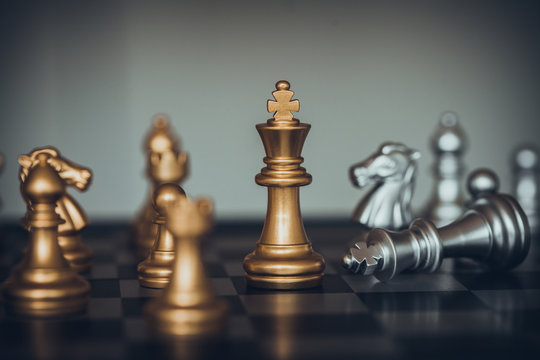 King chess battle on chessboard