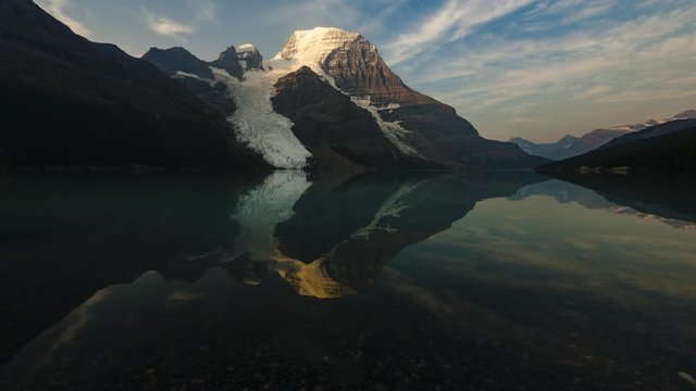 Sunrise Of Mount Robson And Berg Lake 4K Time Lapse