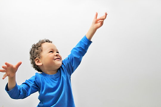 Kid Reaching Up Images – Browse 6,430 Stock Photos, Vectors, and Video |  Adobe Stock
