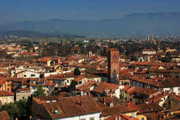 Fototapeta na wymiar View of the medieval city of Lucca, Italy